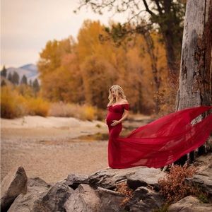 Red maternity dress for photos